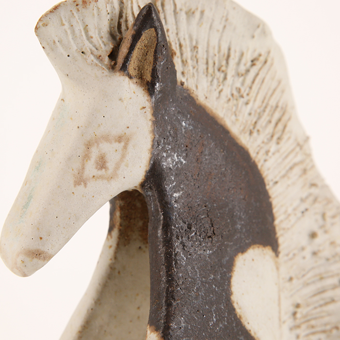 Bruno Gambone, « Horse », sculpture in glazed stoneware, signed, from the 1970's - Detail D2