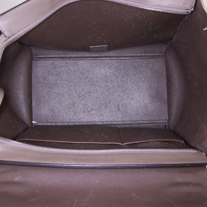 Sac à main Celine  Trapeze moyen modèle  en cuir grainé taupe et daim taupe - Detail D3