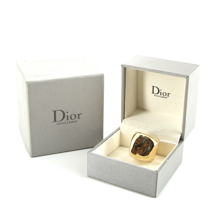 Sortija Dior Nougat modelo grande en oro amarillo - Detail D2