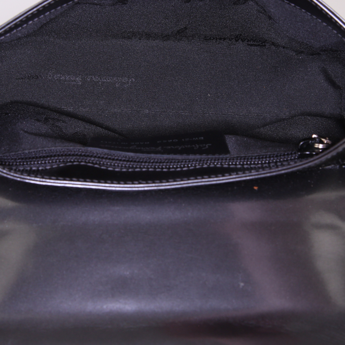 Borsa Salvatore Ferragamo modello piccolo in pelle verniciata nera - Detail D2