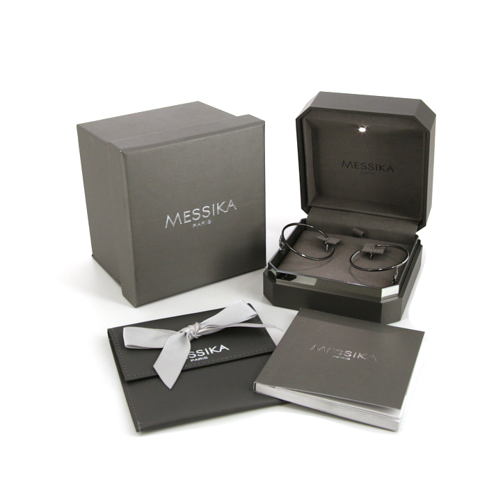 Messika Eden earrings in blackened gold and diamonds - Detail D2