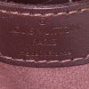 Sac à dos Louis Vuitton en cuir épi marron - Detail D3 thumbnail