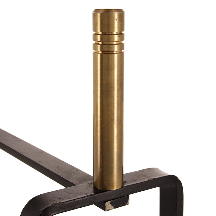 Pair of architectural firedogs, black lacquered forged iron and solid brass, work of the 1970’s - Detail D1