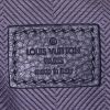 Borsa a tracolla Louis Vuitton Mick in pelle martellata grigio antracite - Detail D3 thumbnail