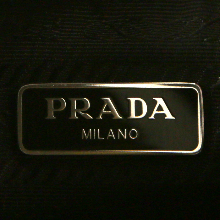 Prada Re-Nylon shoulder bag in black canvas - Detail D4