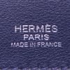 Bolso de mano Hermès 24/24 en cuero togo azul y cuero negro - Detail D3 thumbnail