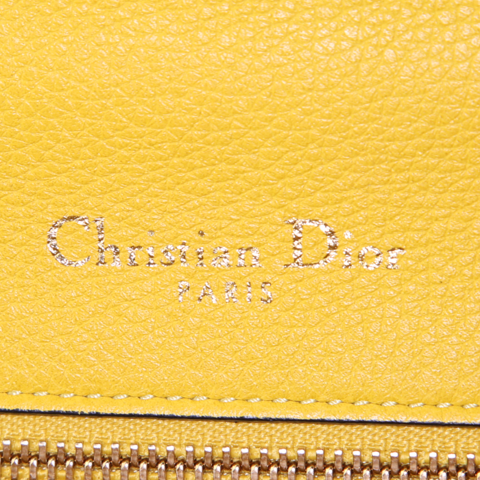 Sac à main Dior Diorama en cuir jaune - Detail D4