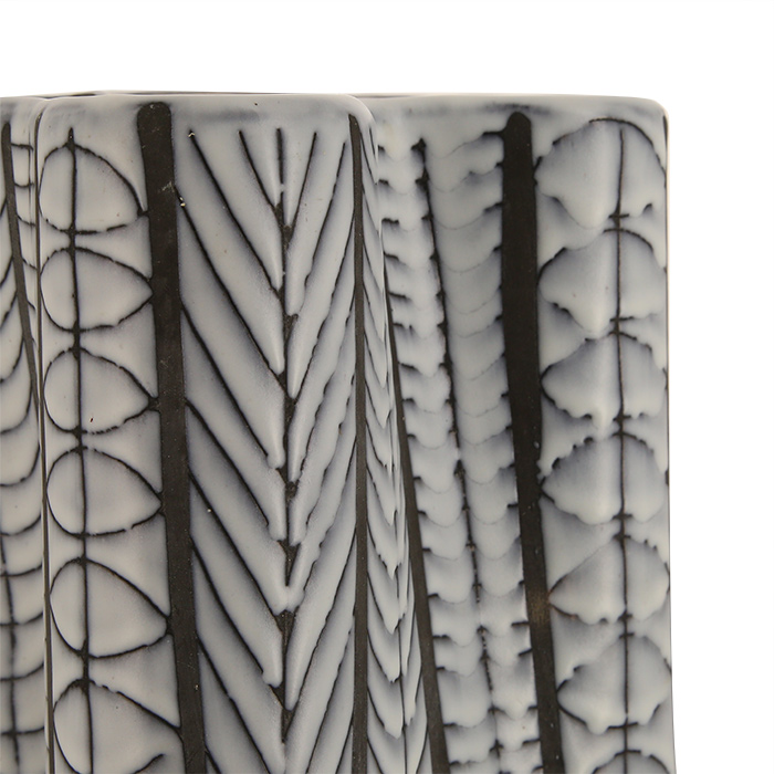 Roger Capron, free-form vase in stanniferous earthenware, "scarifications" decor, signed, of 1954/58 - Detail D1