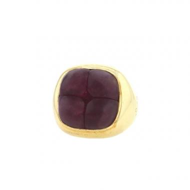 Pomellato Mosaique medium model ring in yellow gold and garnets