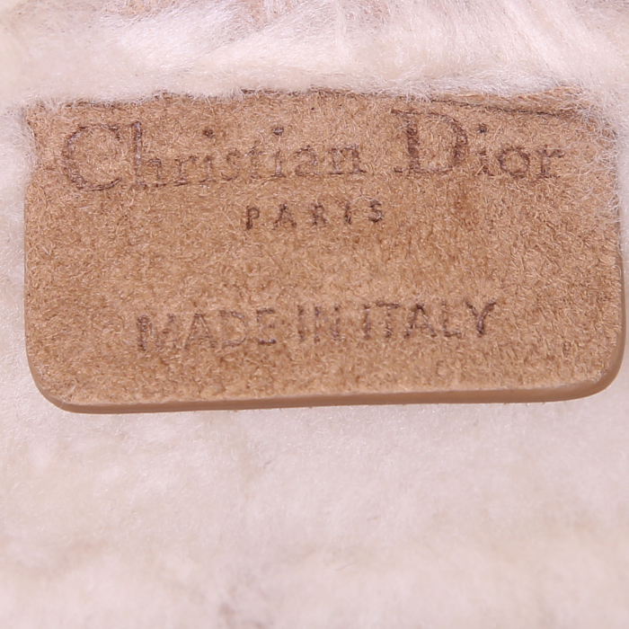 Dior Saddle handbag in brown turned-up skin and white skin-out fur - Detail D3