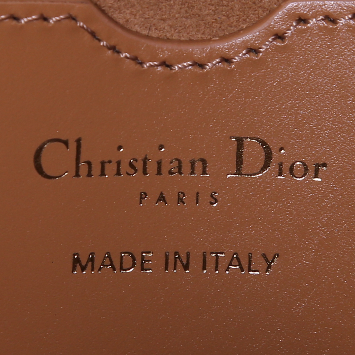 Sac bandoulière Dior Bobby en cuir marron - Detail D3