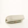 Bolso de mano Chanel  Vintage en cuero acolchado blanco - Detail D4 thumbnail