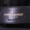 Sac bandoulière Saint Laurent Anita en cuir noir - Detail D3 thumbnail