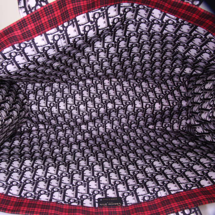 Sac cabas Dior en toile imprimée à motifs rouge et bleue - Detail D2