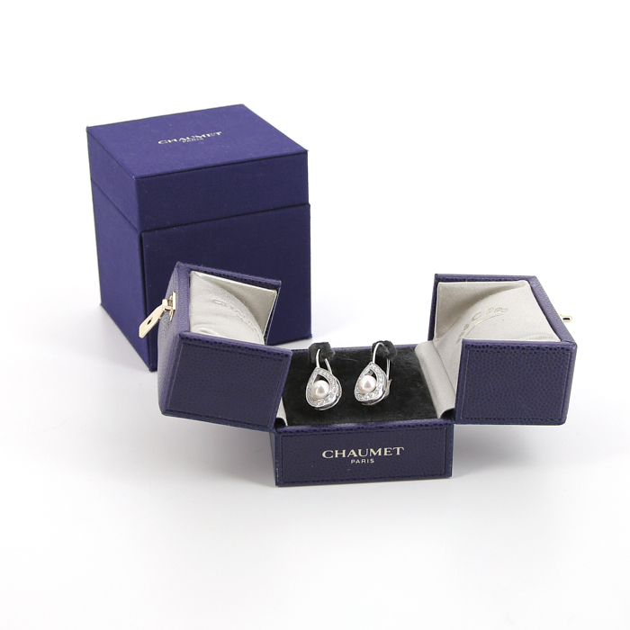 Pendientes Chaumet Joséphine Aigrette en oro blanco,  diamantes y perlas cultivadas Akoya - Detail D2