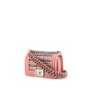 Borsa Chanel Boy mini in plastico rosa intrecciata e pelle rosa - 00pp thumbnail