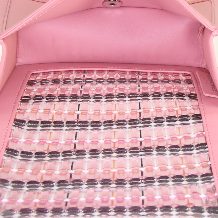 Chanel Boy mini handbag in pink plastic and pink leather - Detail D3