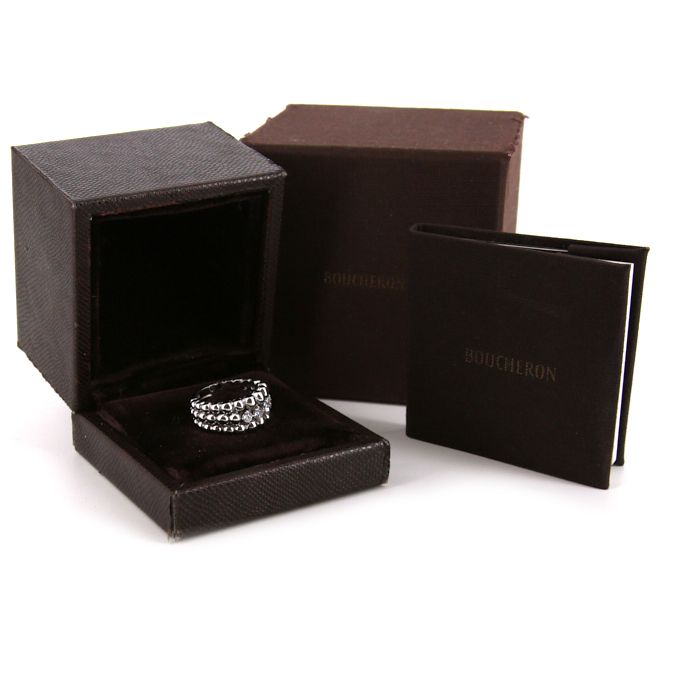Sortija Boucheron Grains de Raisins modelo mediano en oro blanco y diamantes - Detail D2
