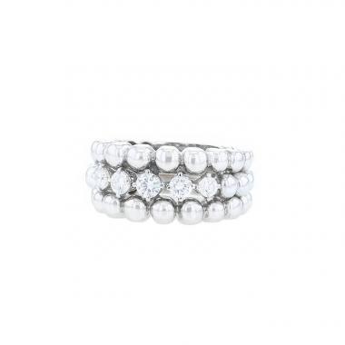 Sortija Boucheron Grains de Raisins modelo mediano en oro blanco y diamantes
