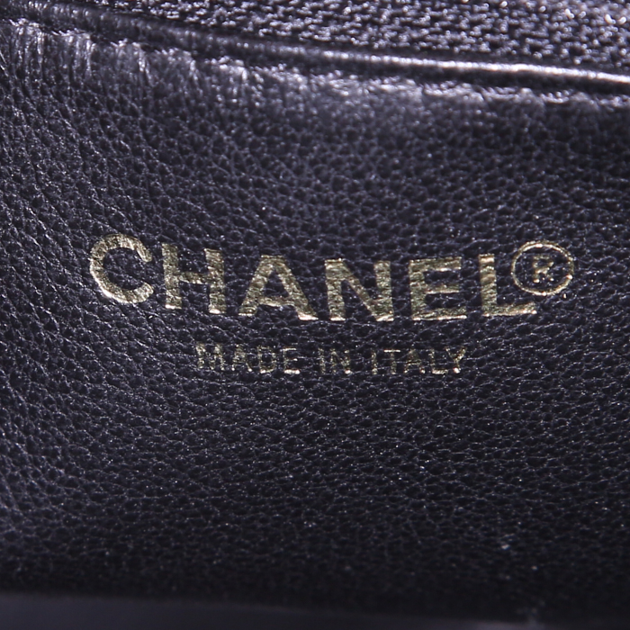 Chanel Medaillon - Bag handbag in black quilted grained leather - Detail D3