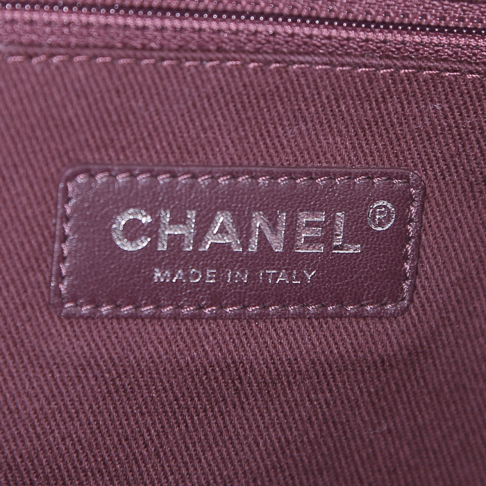 Chanel Deauville shopping bag in grey and red canvas and black leather - Detail D4