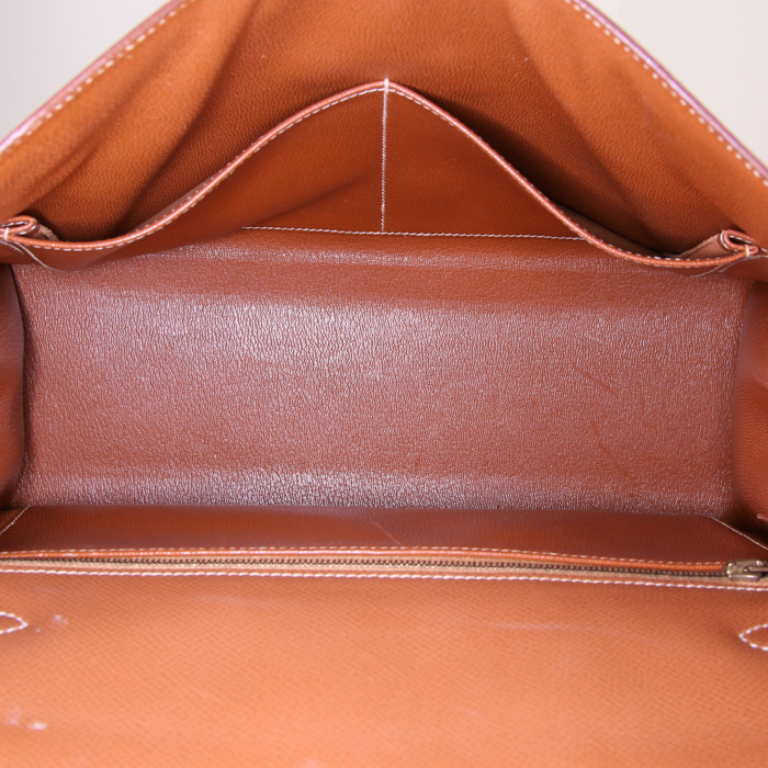 Hermes Kelly 32 cm handbag in gold Courchevel leather - Detail D3