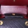 Sac bandoulière Chanel Vintage en cuir noir - Detail D2 thumbnail