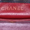 Chanel Vintage shoulder bag in black leather - Detail D3 thumbnail