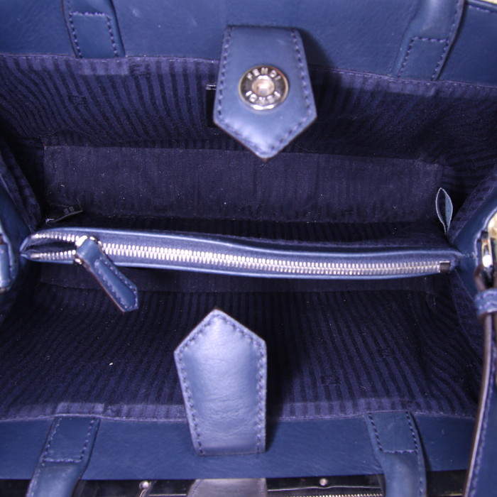 Fendi 2 Jours small handbag in dark blue leather and beige raphia - Detail D3