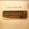 Chanel 19 handbag in white quilted leather - Detail D4 thumbnail