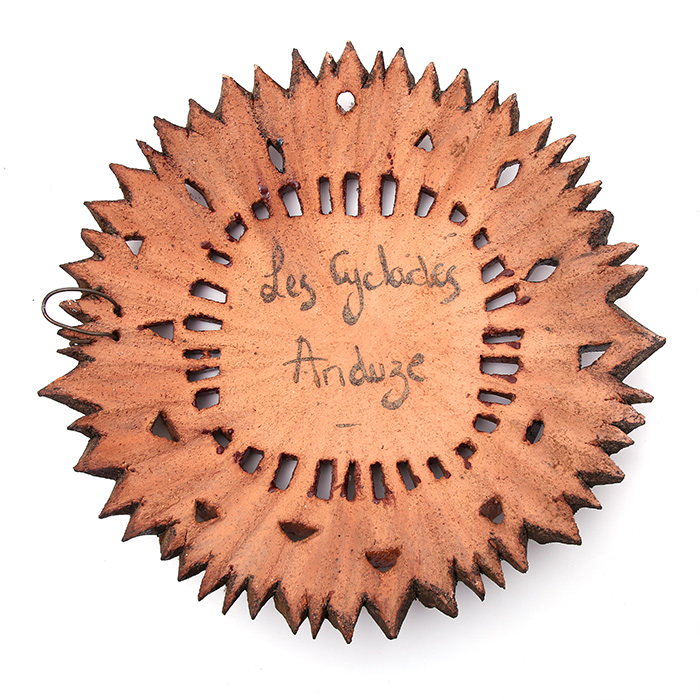 Roland Zobel, Atelier « Les Cyclades », grande sculpture murale « Visage Soleil » en céramique émaillée, signée, des années 1960 - Detail D3