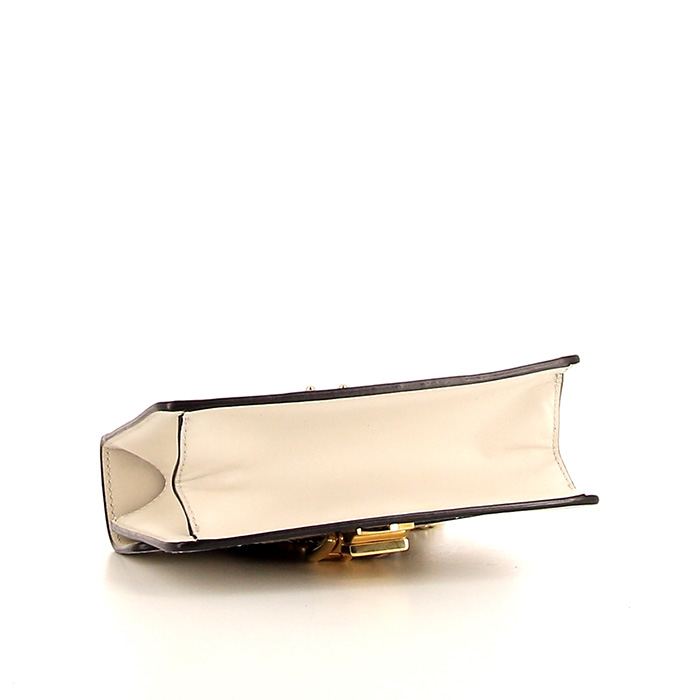 Gucci Sylvie shoulder bag in white leather - Detail D4