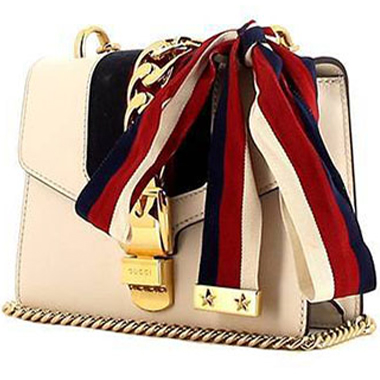 Bolso bandolera Gucci Sylvie en cuero blanco