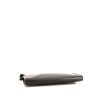 Bolsito de mano Louis Vuitton  Pochette accessoires en cuero Epi negro - Detail D4 thumbnail