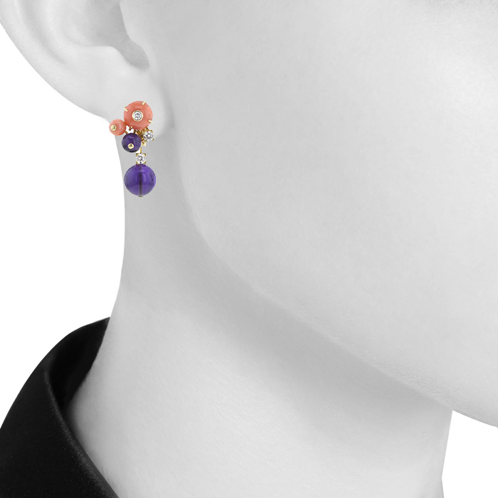 Half-articulated Cartier Délice de Goa earrings in yellow gold,  amethysts and coral