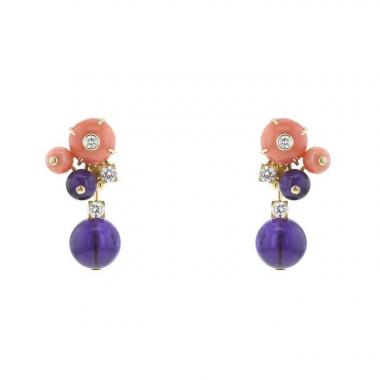Half-articulated Cartier Délice de Goa earrings in yellow gold,  amethysts and coral
