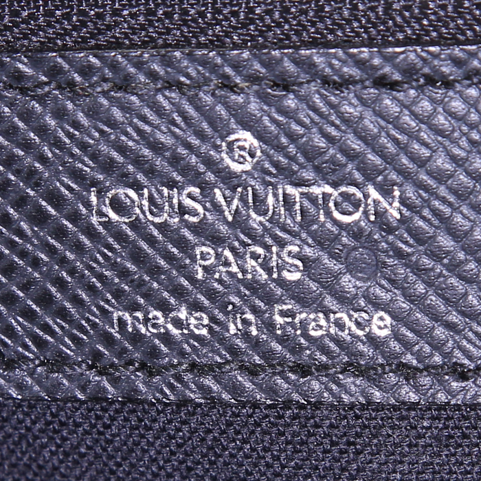Bolsa de viaje Louis Vuitton en cuero taiga negro - Detail D3