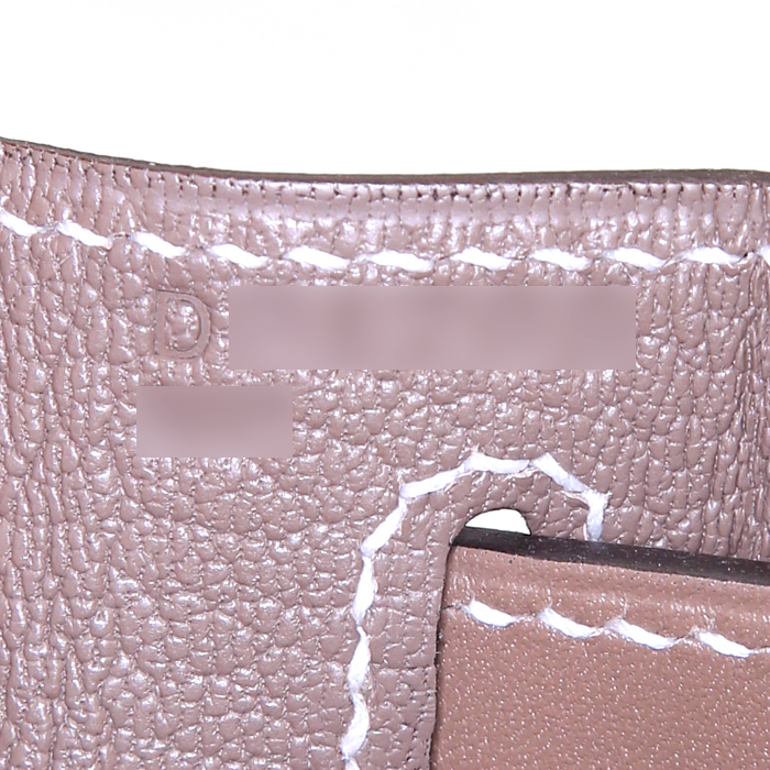Borsa Hermes Kelly 28 cm in pelle Tadelakt etoupe - Detail D5