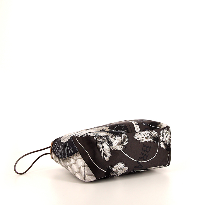 Bolsito de mano Hermès Fourbi modelo grande en seda gris y cuero Barenia marrón - Detail D3