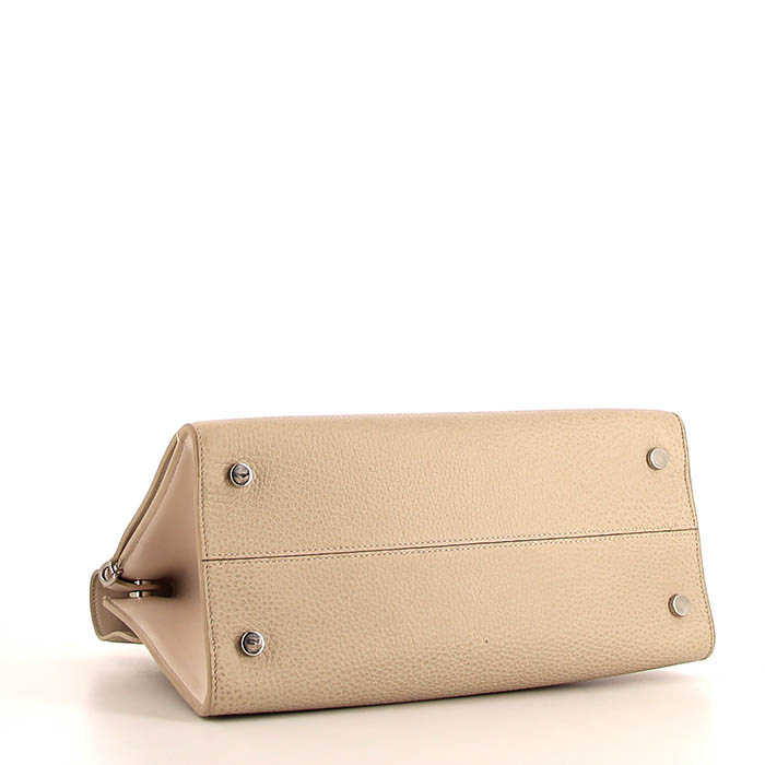 Bolso de mano Dior Diorever en cuero granulado beige - Detail D5