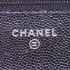 Bolso bandolera Chanel Wallet on Chain en cuero acolchado con motivos de espigas negro - Detail D4 thumbnail