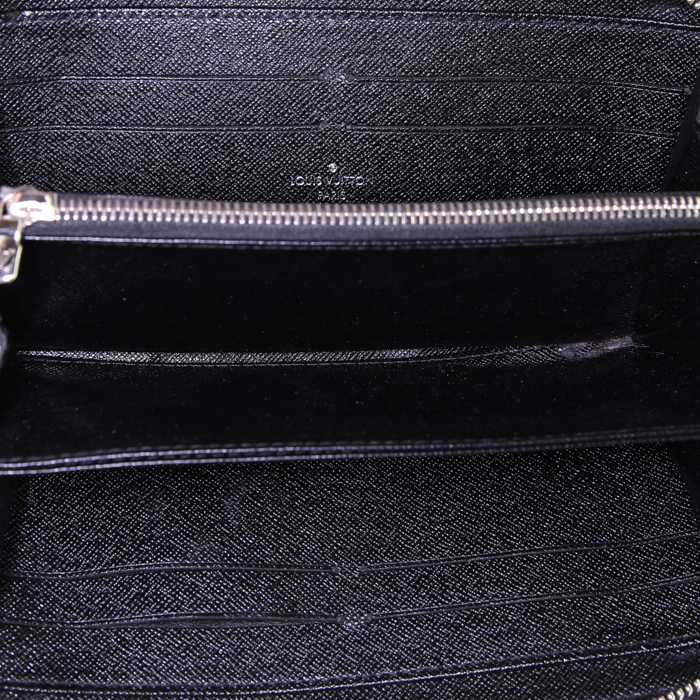 Portefeuille Louis Vuitton Zippy en cuir épi noir - Detail D2