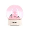 Boule à neige Chanel en résine blanche et plexiglas rose - 00pp thumbnail