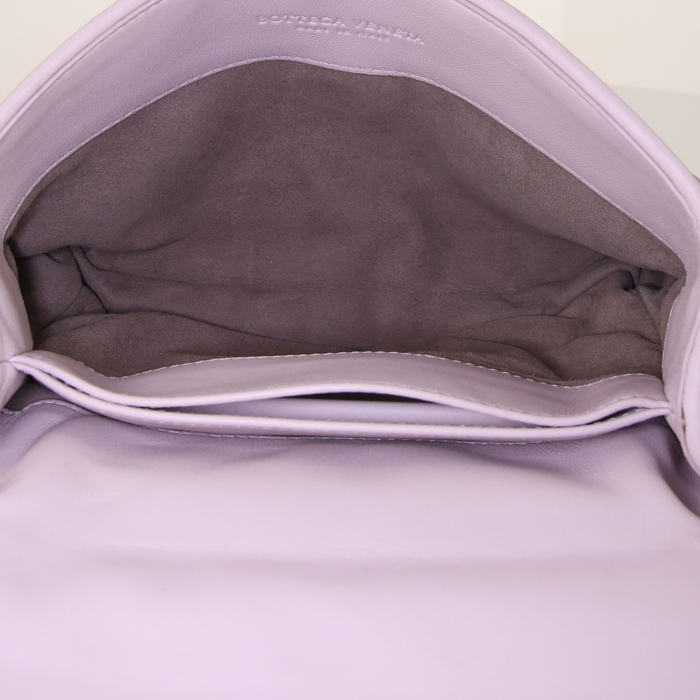 Bottega Veneta Olimpia small model shoulder bag in varnished pink intrecciato leather - Detail D3