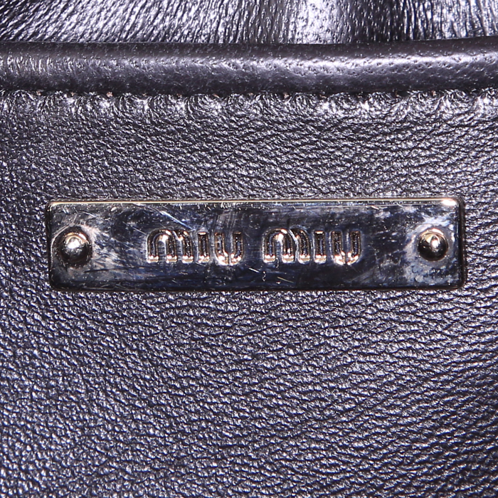 Sac à main Miu Miu Coffer en python noir et gris - Detail D4