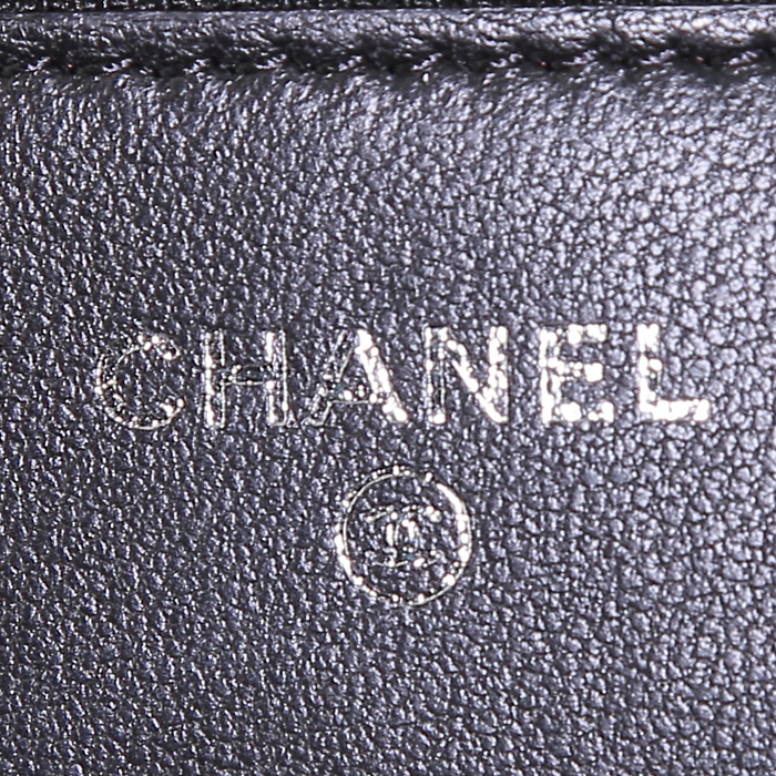 Chanel Wallet on Chain shoulder bag in black quilted leather - Detail D3