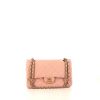 Bolso de mano Chanel Timeless en cuero acolchado rosa - 360 thumbnail