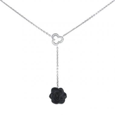 Collana Chanel Camelia in onice,  oro bianco e diamante