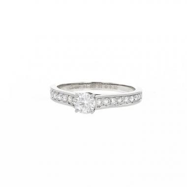 Cartier 1895 solitaire ring in platinium and diamonds