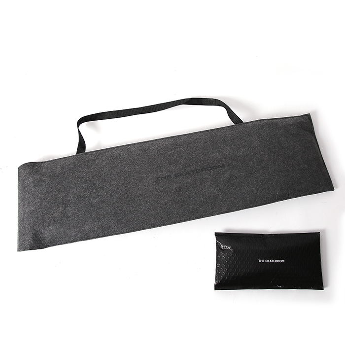 JR x The Skateroom, "La pyramide, 19 juin 2016", triptyque de skateboards sérigraphiés, numérotés et estampillés, certificat d'authenticité, de  2019 - Detail D3